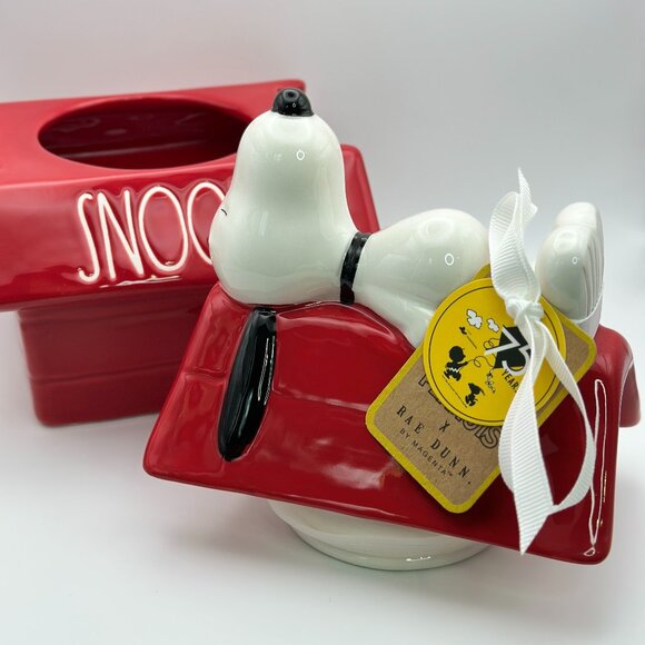 Snoopy Red Doghouse-shaped cookie jar by Rae Dunn | Cookie jar | Ceramic jar - Picture 2 of 14